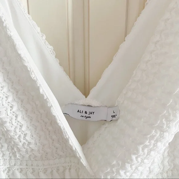 Ali & Jay 'Kiss Me in the Candlelight" Lace Dress White Sz L - Picture 5 of 6